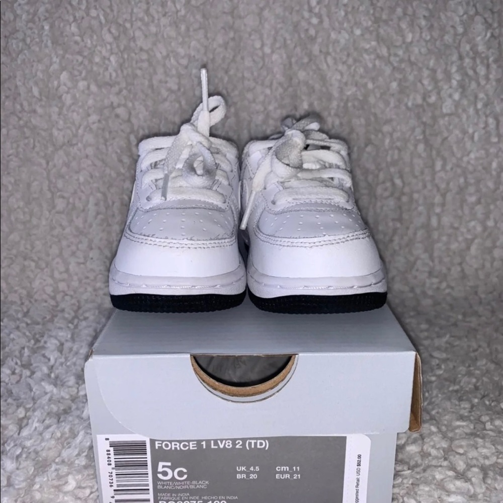 SOLD!!  Nike Force 1 LV8 2